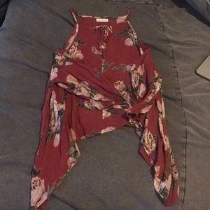 Blouse off the shoulder